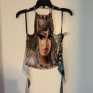 Stylish Graphic Print Crop Top